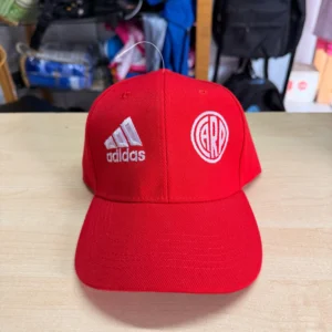 Gorra club River