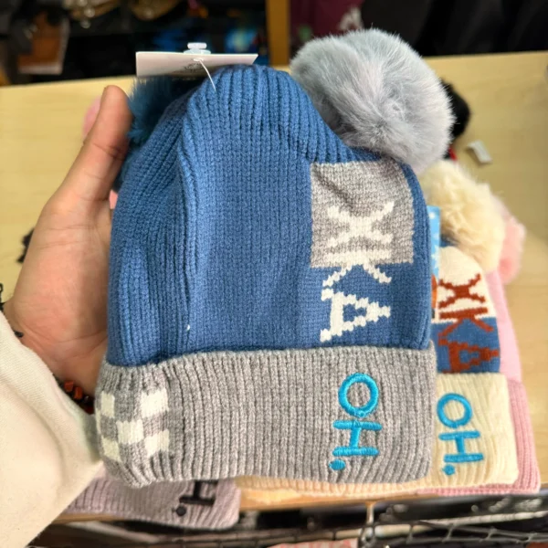 Gorro de niño con doble pompón - Image 7