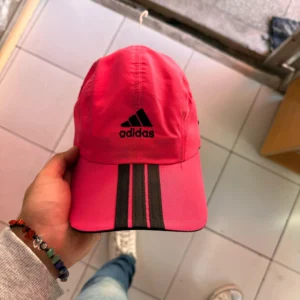 Gorra náutica adidas