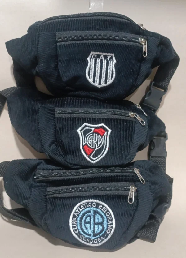 Riñonera de corderoy bordada