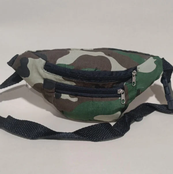 Riñonera de tela militar