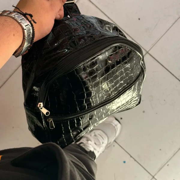 Mochila negra engomada - Image 3